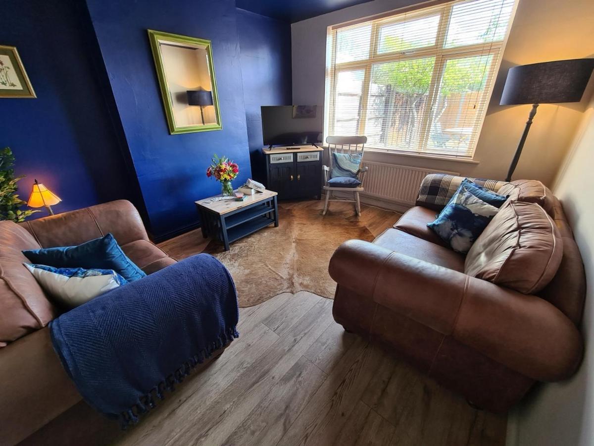 Rumer Hill House A Unique Boutique Styled Place To Stay In Cannock Close To A5 The Mcarthur Glen Outlet Great Wyrley Dış mekan fotoğraf