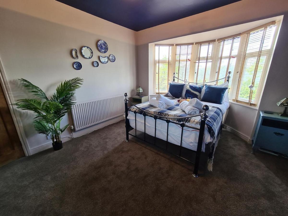 Rumer Hill House A Unique Boutique Styled Place To Stay In Cannock Close To A5 The Mcarthur Glen Outlet Great Wyrley Dış mekan fotoğraf